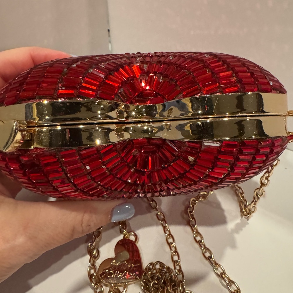 Betsey Johnson Heart Shaped Red Clutch with Gold Chain - Picture 3 of 5